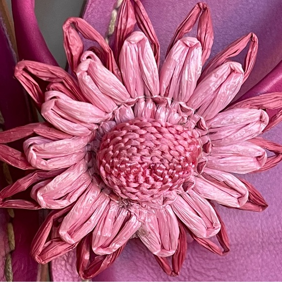 BERNARDO Pink Leather Flip Flop Sandals Hand Woven Raffia Flower 7M Spain Cute! - Picture 12 of 12